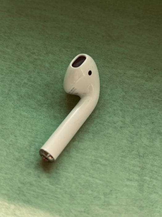 Продам один навушник AirPods 2 Лівий Орігінал А2031
