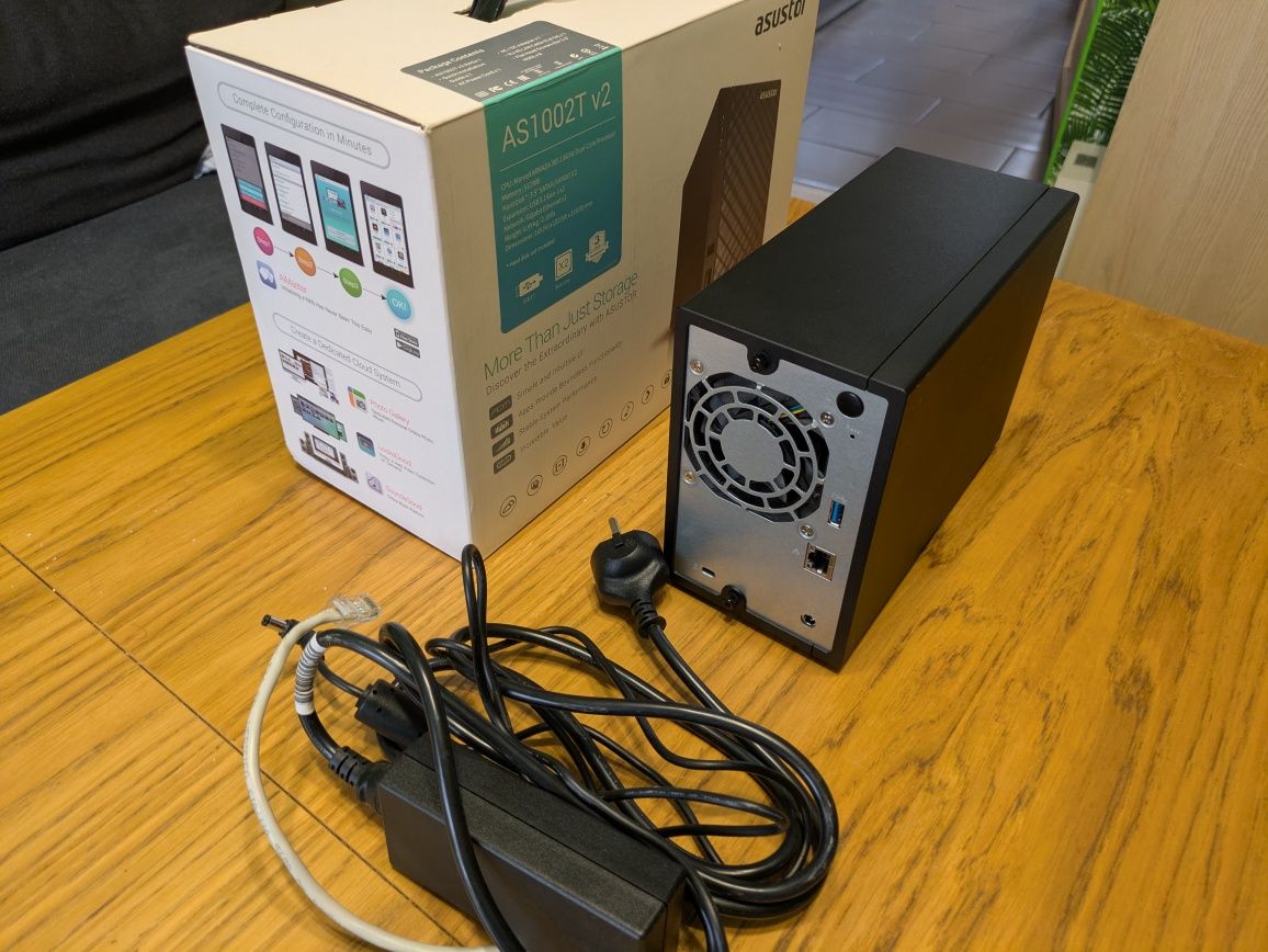 Serwer NAS Asustor as1002t v2  set dyski 2tb