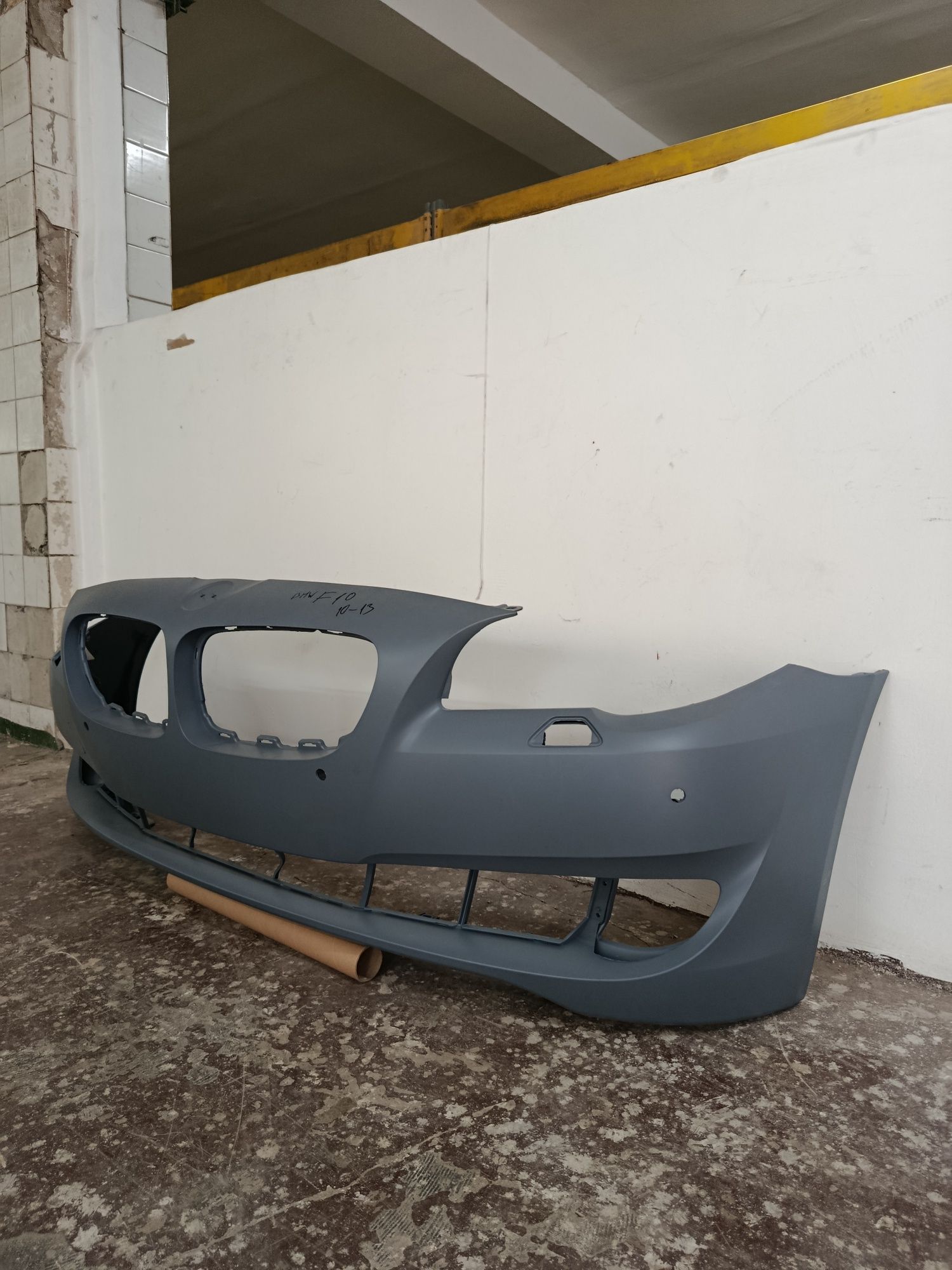 Передній бампер BMW F10 2010-2013