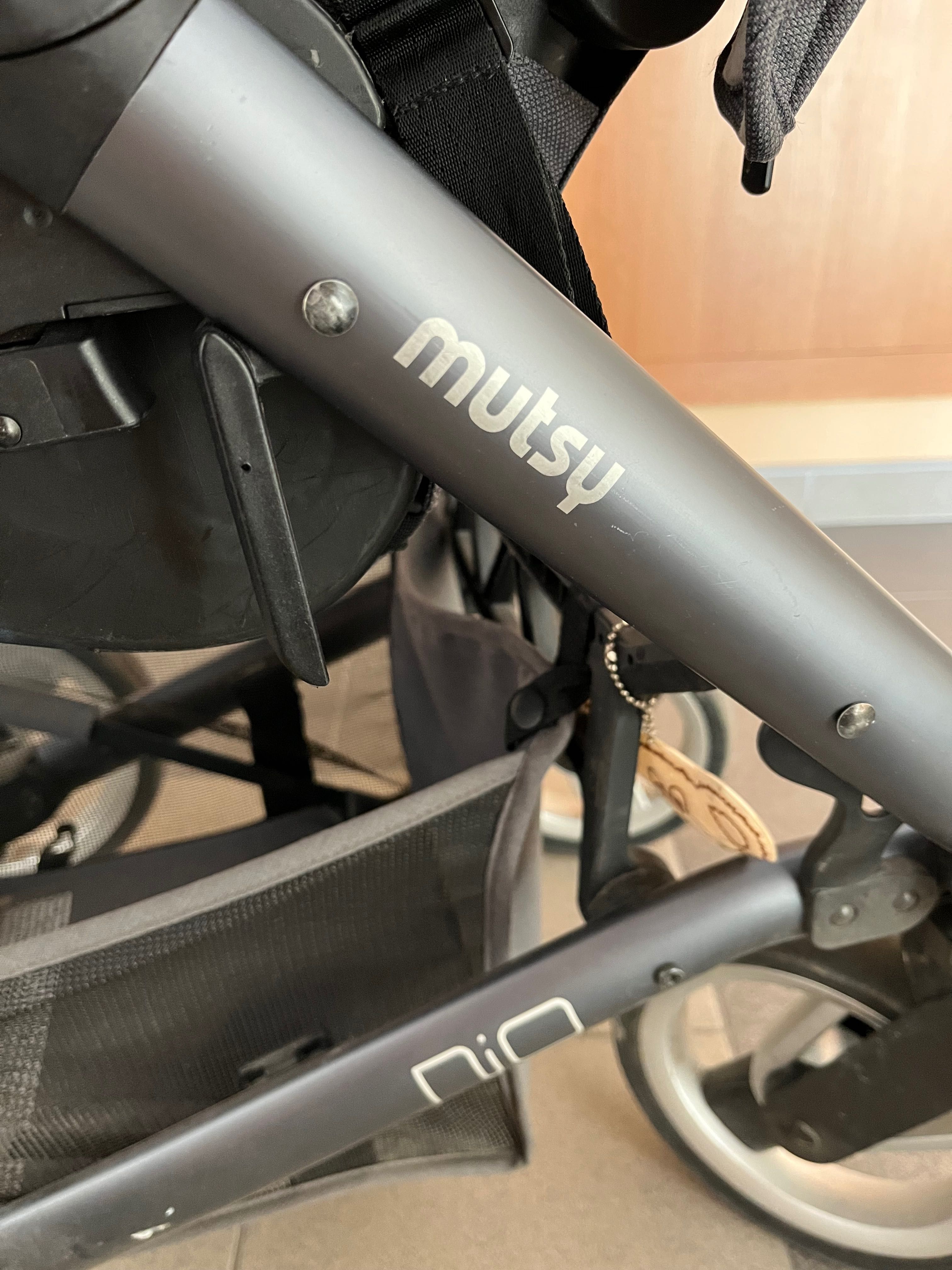 Wózek 3w1 Mutsy Nio popielaty