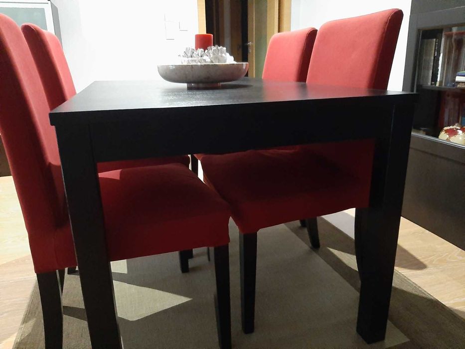 Mesa Com 4 Cadeiras