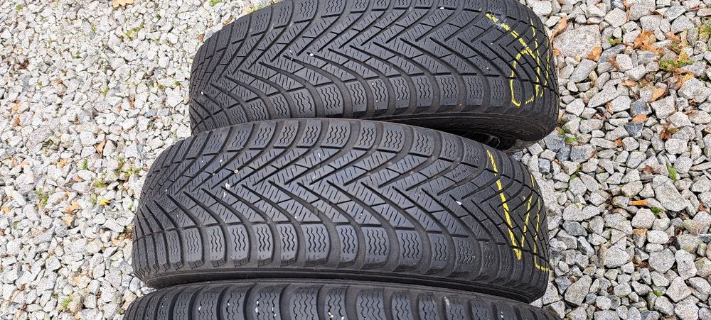 Felgi stalowe 15" z oponami SKODA FABIA 3 ZIMA