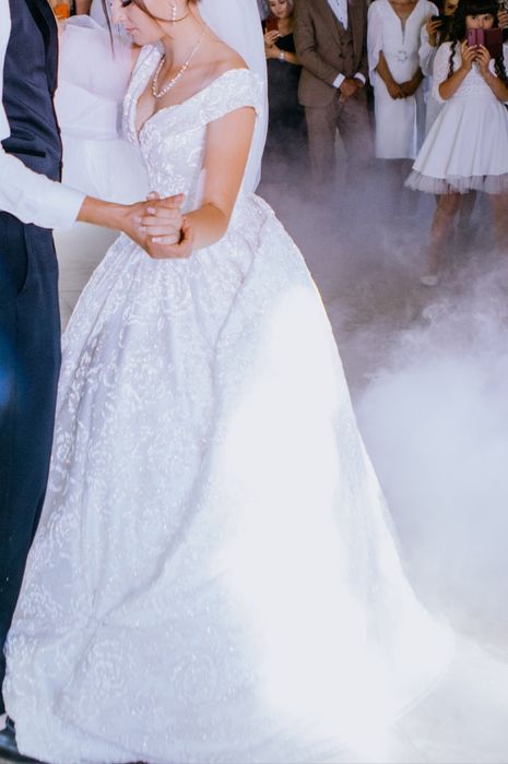 Весільна сукннЯ.