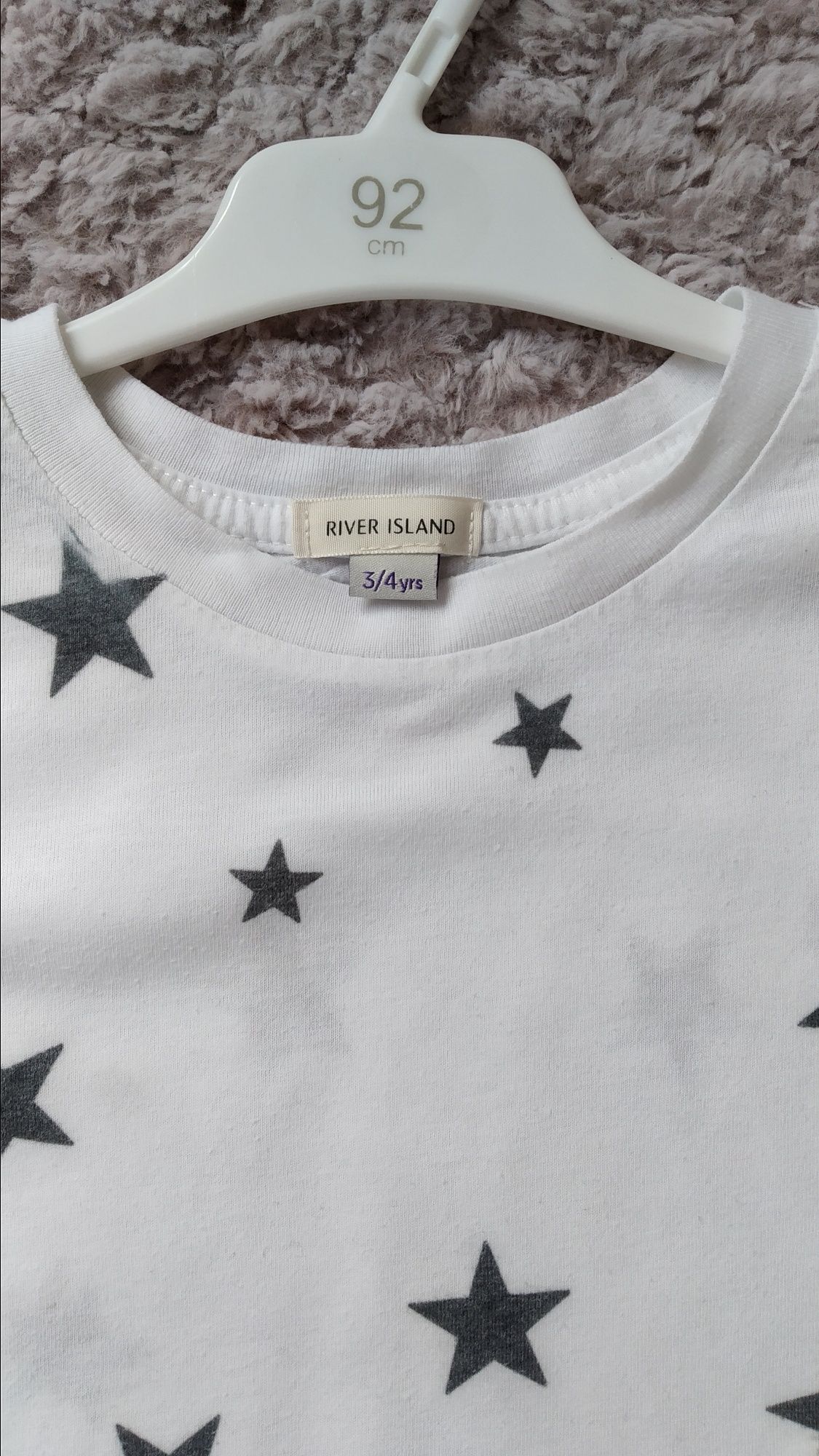 Koszulka t-shirt 98/104 River Island biała w gwiazdki