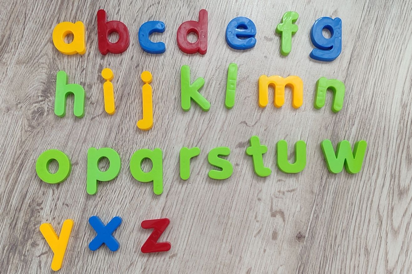 Cyfry i litery magnesy