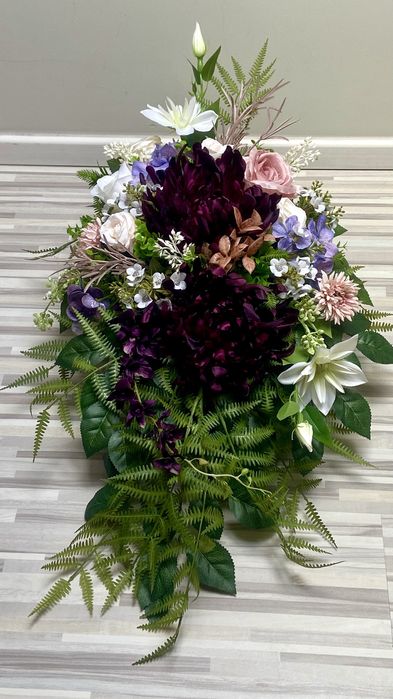 Kompozycja kwiaty sztuczne cmentarz