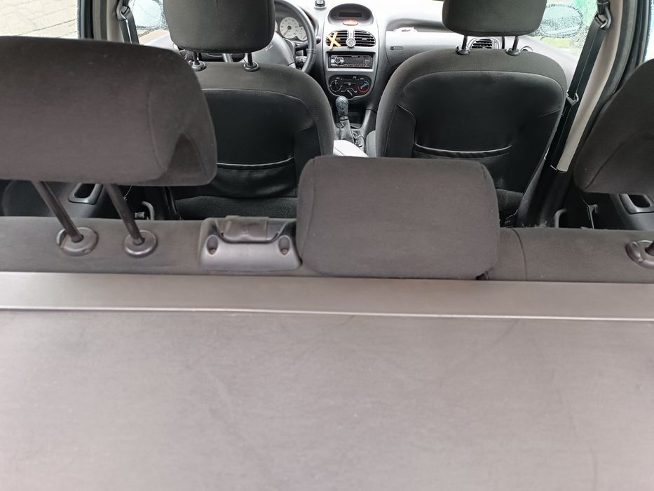 Продам пежо 206. На полном ходу.