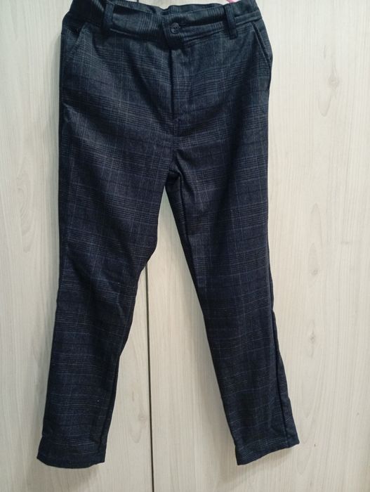 Spódnie chłopięce eleganckie rozmiar 140