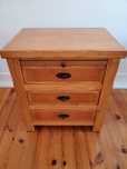 Cabeceira de madeira maciça (Solid Wood Nightstand)