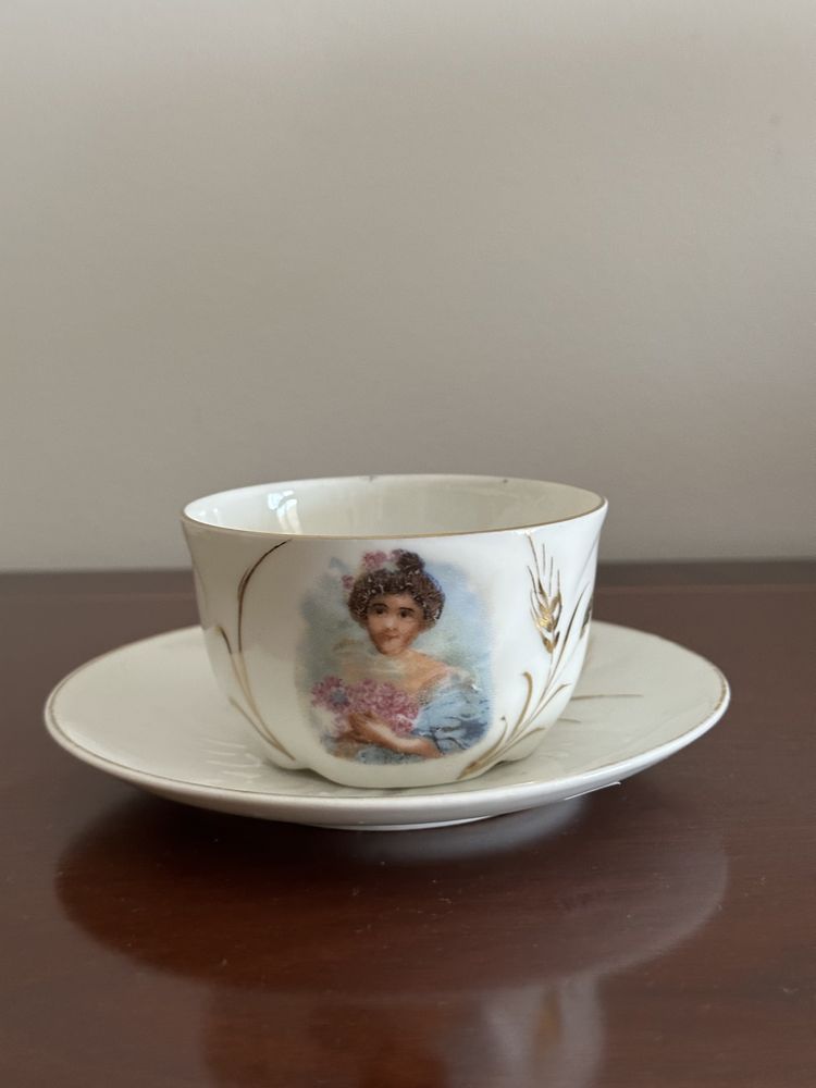 Chávena de chá da Vista Alegre, marcada Cegonha ( 1881 : 1921 )