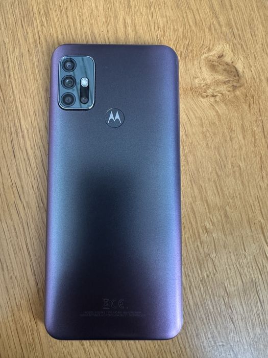 Sprzedam Motorola G30 z 2023 r. + etui i folia ochronna nowa