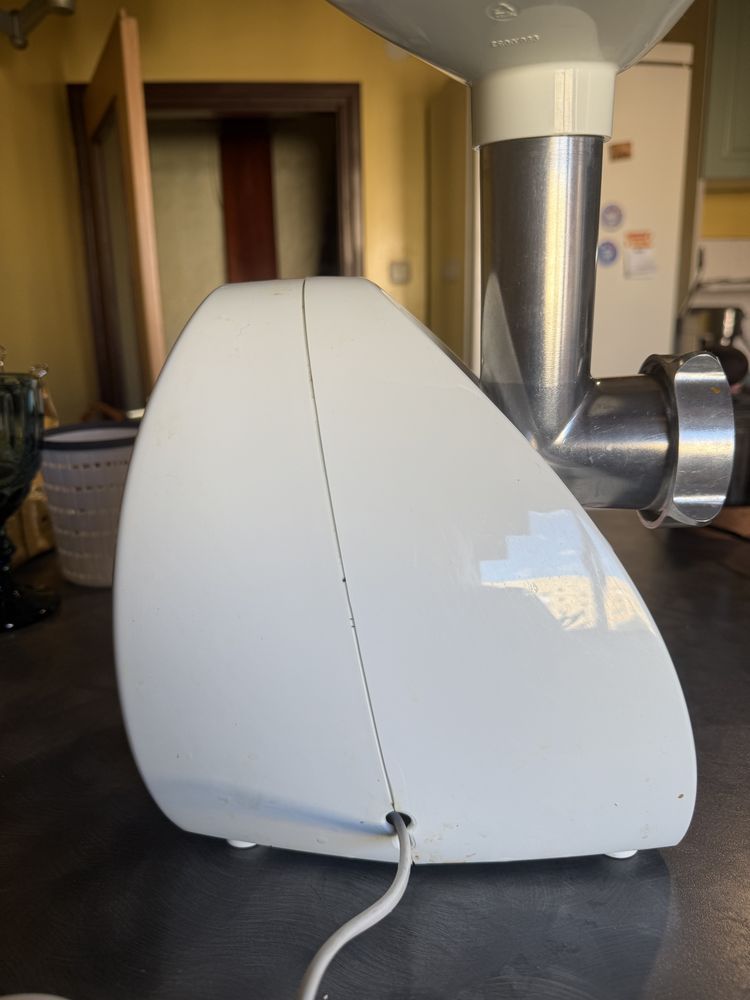 Мясорубка Philips HR2724