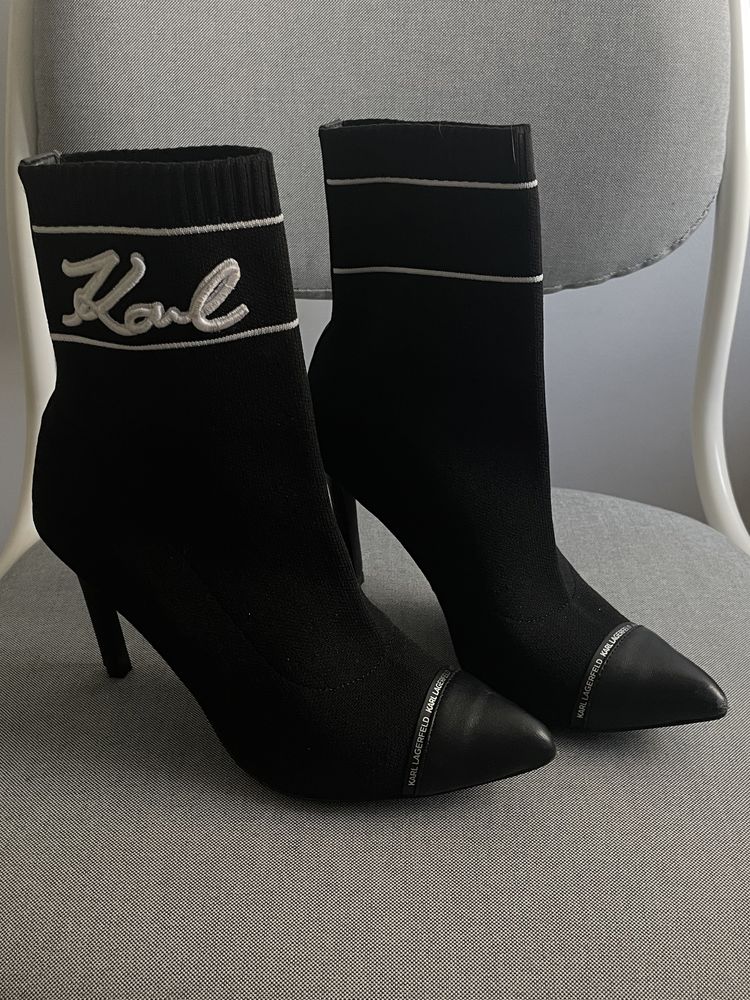 Karl Lagerfeld- eleganckie botki na obcasie