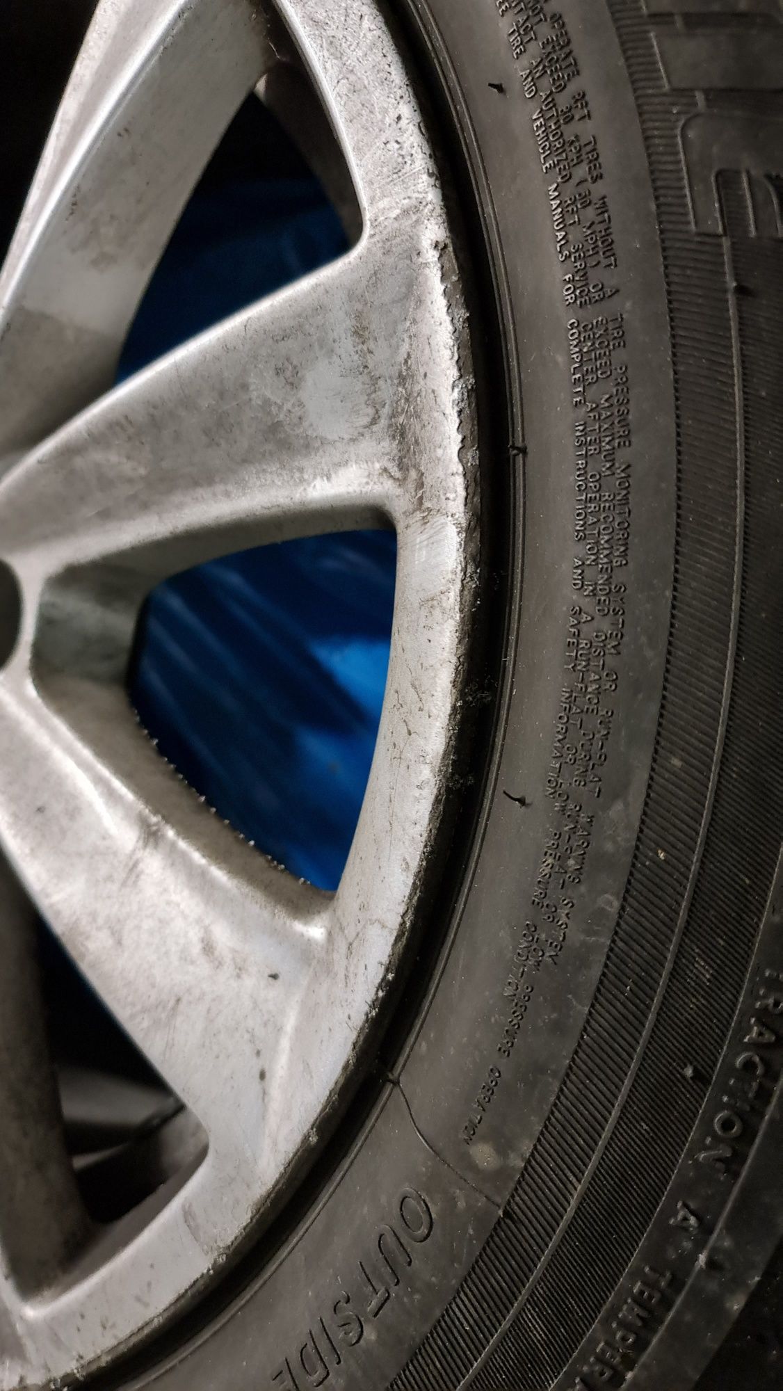 Felgi styling 236 z oponami bridgestone 5x120 17r