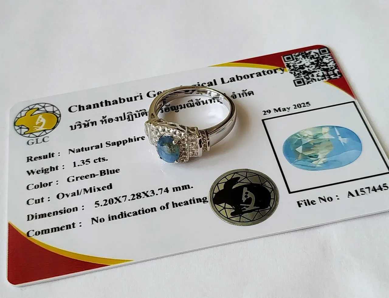 Кольцо с ультраредким мадагаскарским сапфиром 1.35ct и топазами