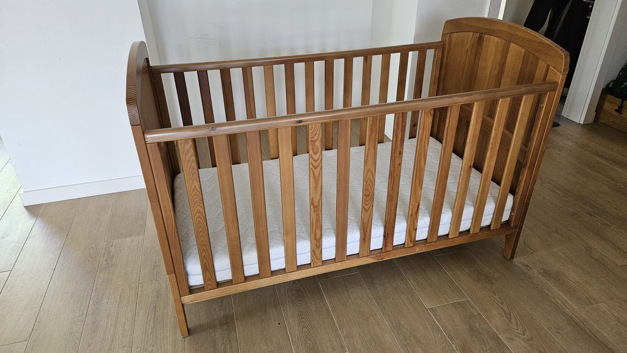 Łóżko dziecięce drewniane Mothercare 70x140 cm materac pianka-kokos