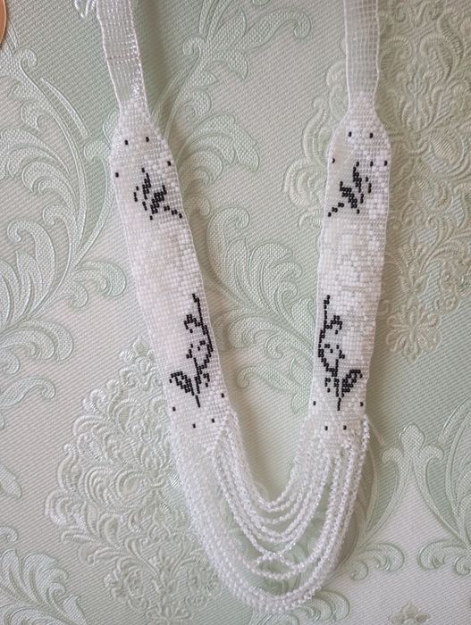 Вироби з бісеру . Гердани, браслети, квіти