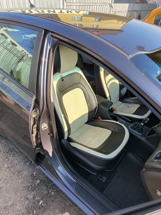 Продам чохли kia ceed