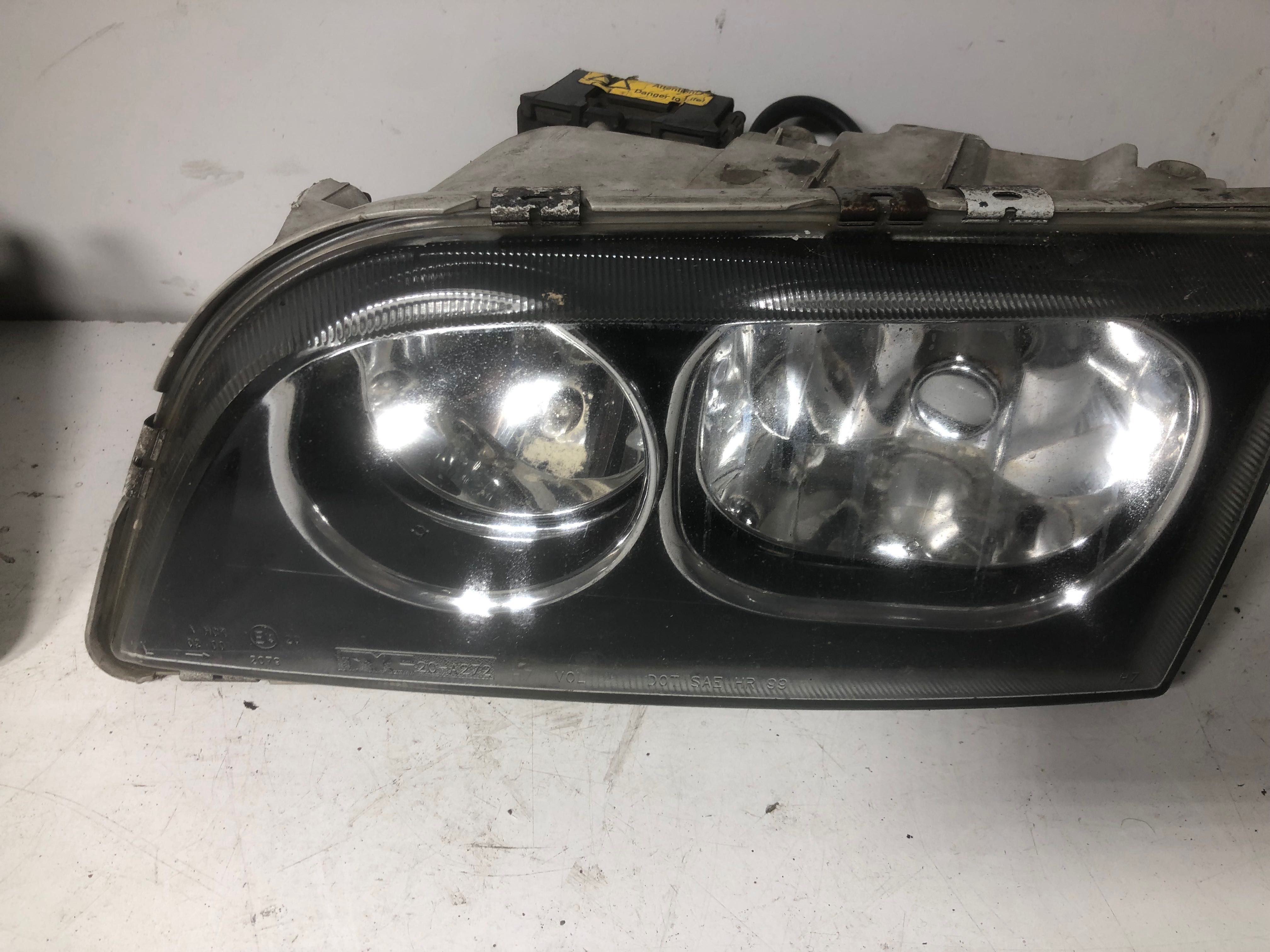Komplet reflektorów lamp przód Volvo S40 V40 I 1 00-04 Lift xenon euro