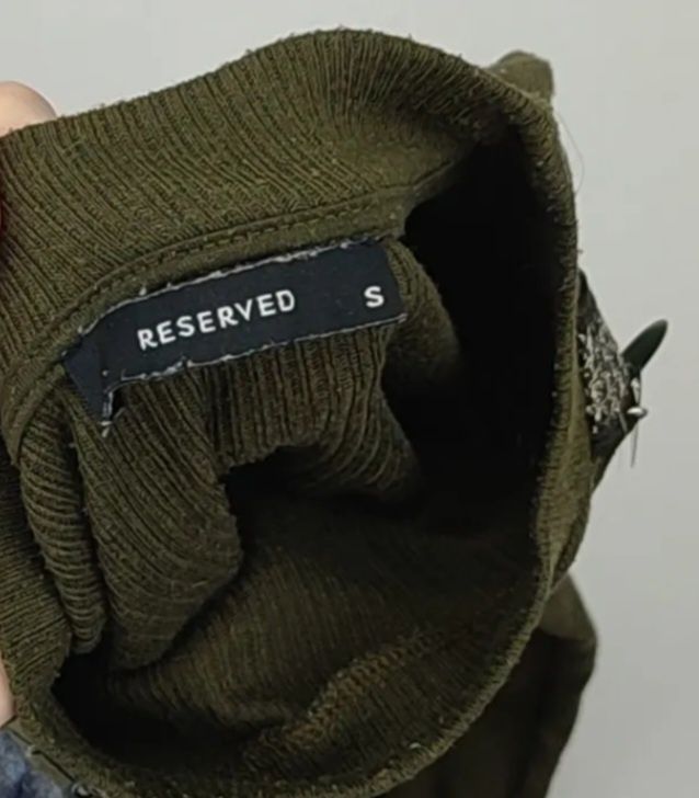 Sweter reserved A 36 wow