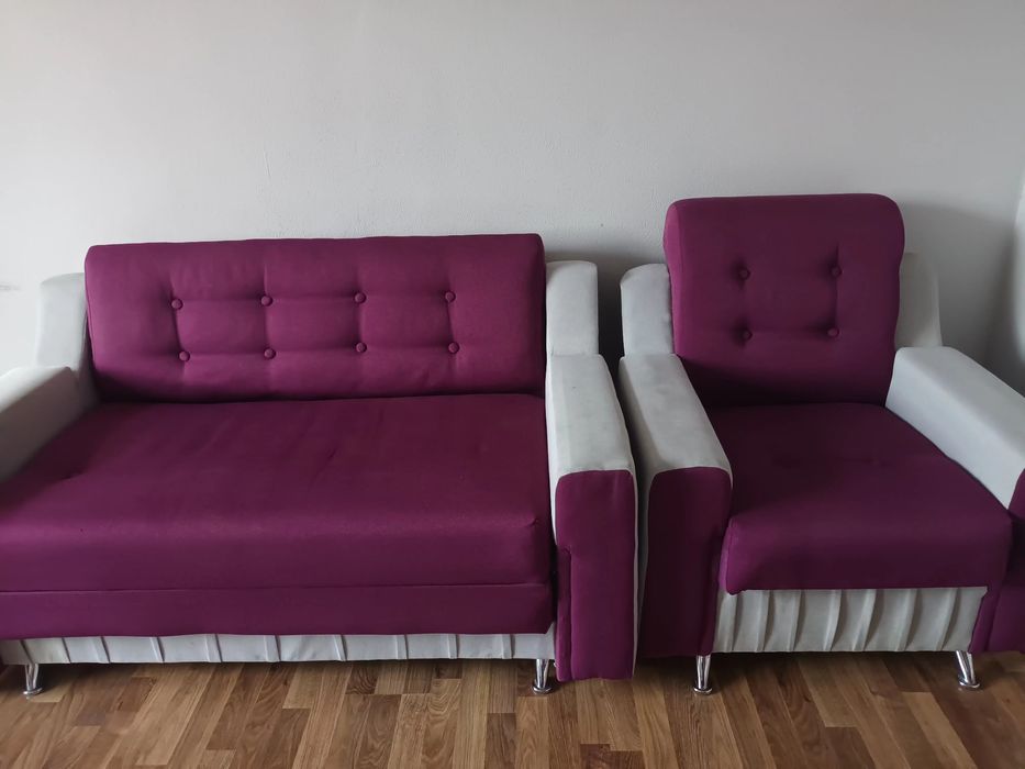 Продається розкладний диван і 2 крісла(у гарному стані)ціна 13000+торг