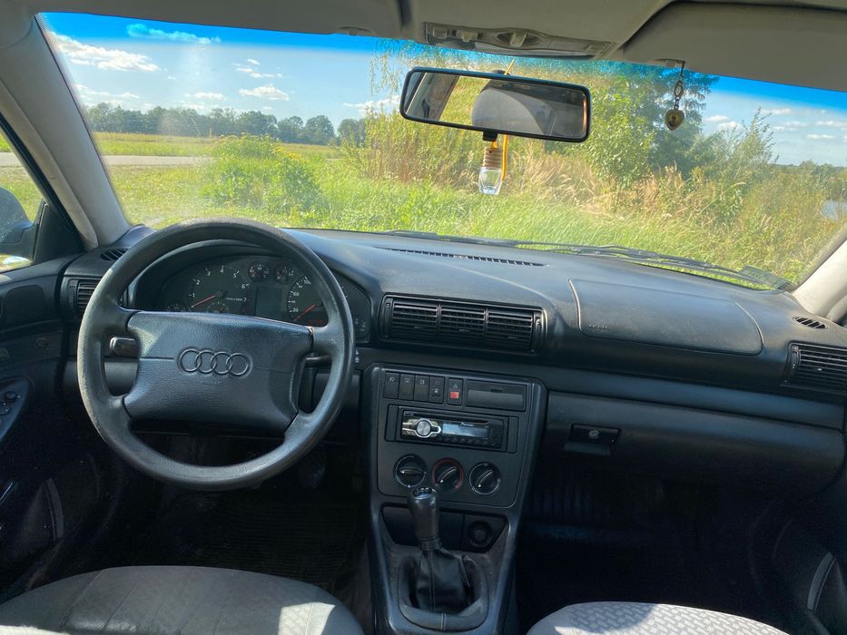 A4 B5 1.6 z gazem, długie opłaty, hak, radio MP3, szyberdach