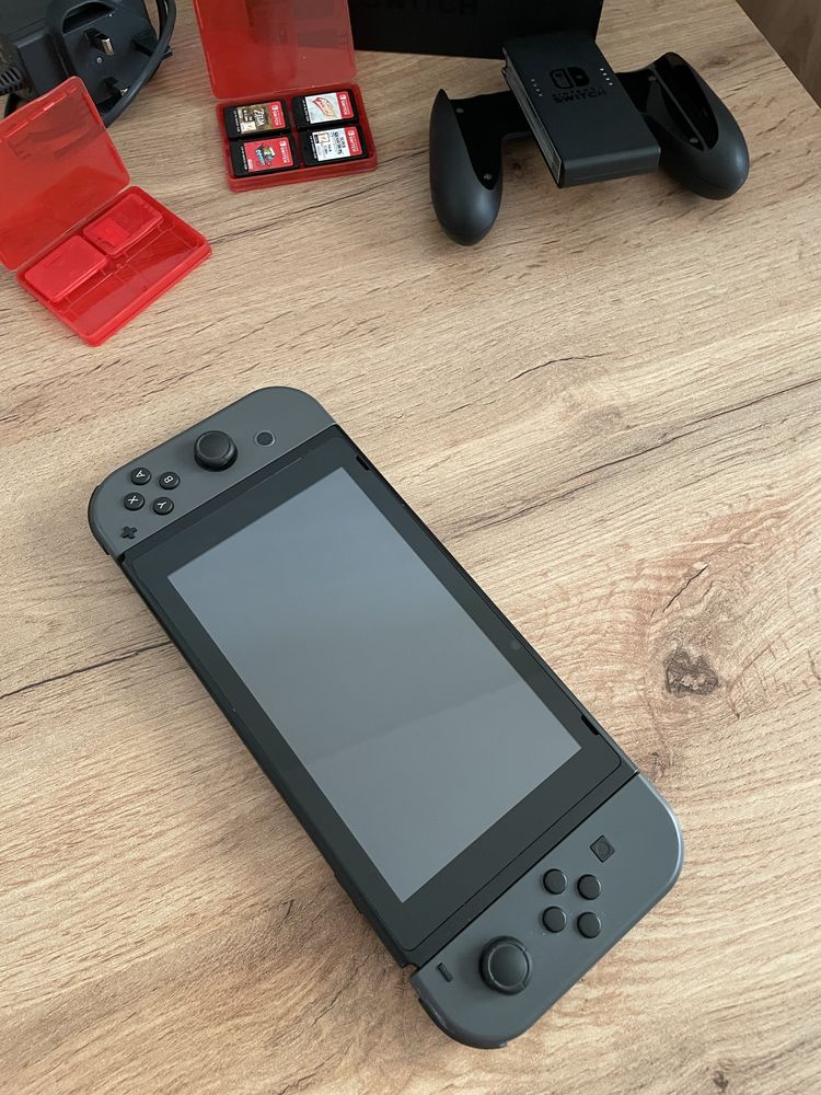 Zestaw nintendo swith + 4 gry + ekstra 128gb pamięci