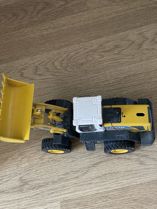 Макет погрузчика Volvo Lovol FL958G