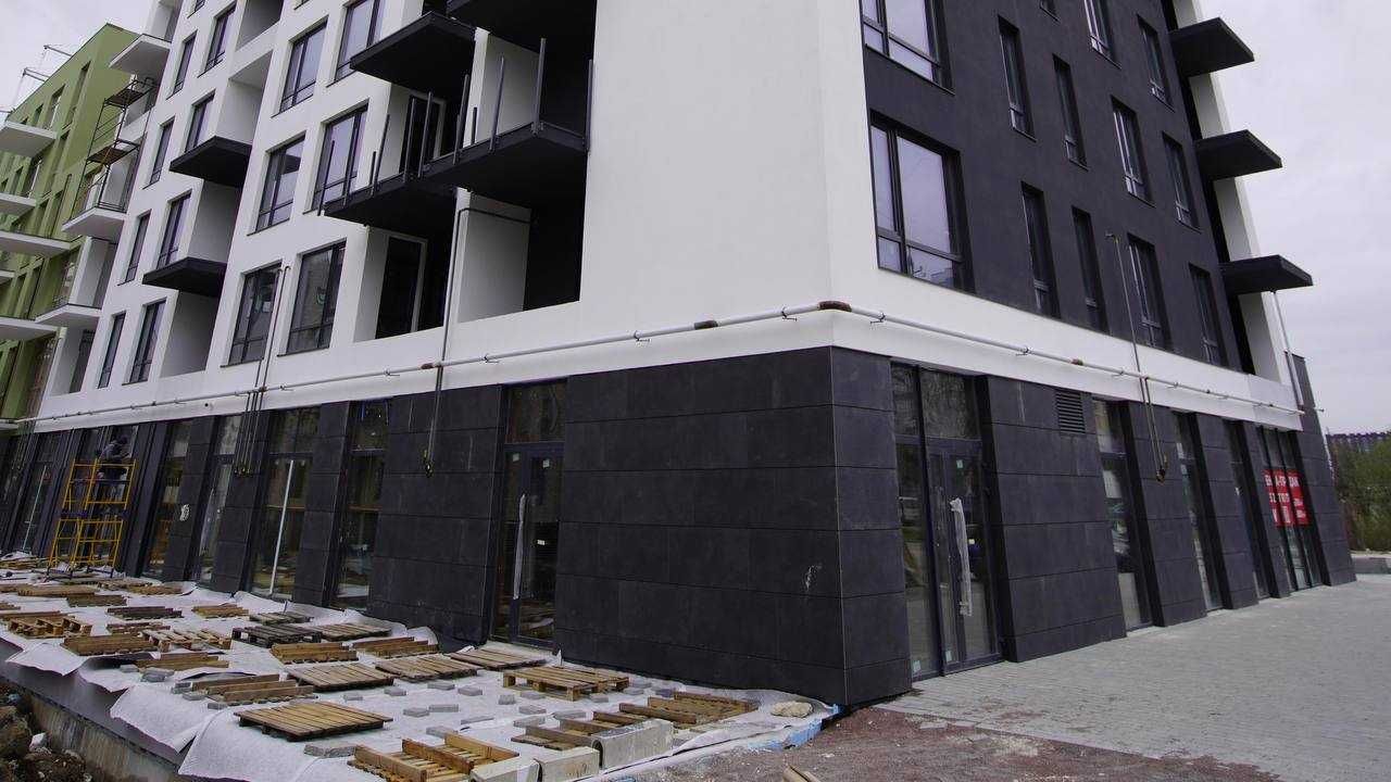 Продаж комерційного приміщення 184,8 м2 у LUX GALLERY на вул Пасічна