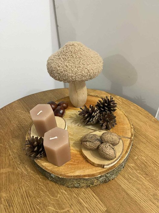 Stroik jesienny na drewnie