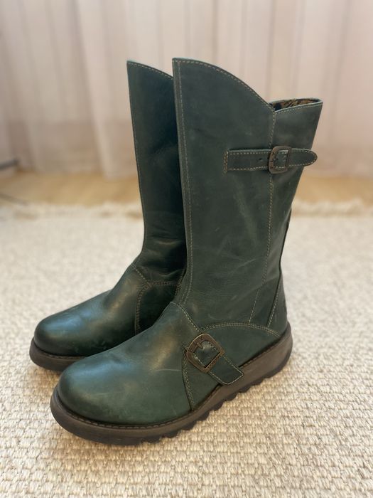 Жіночі чоботи Fly London