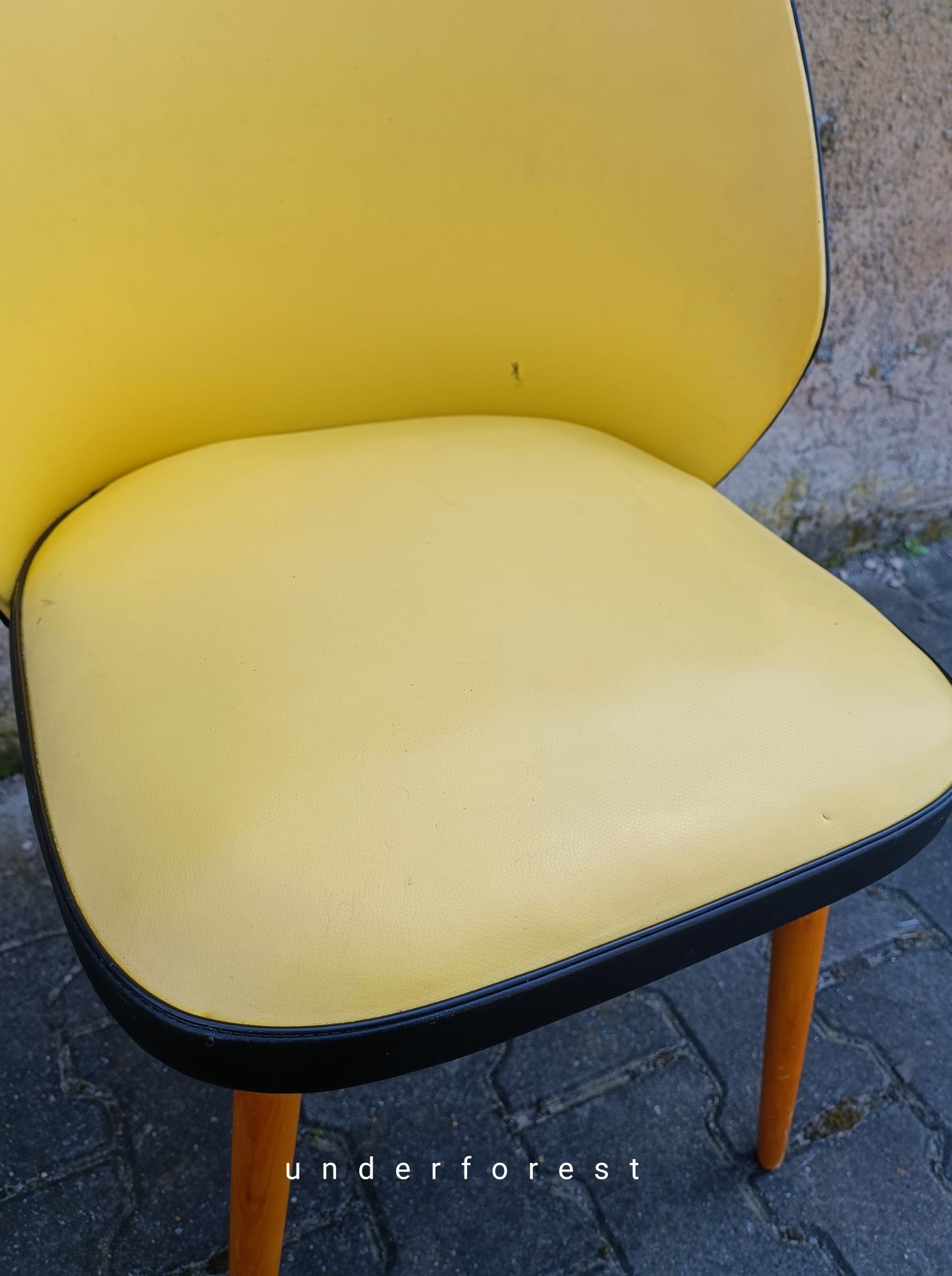 Krzesło tapicerowane skaja patyczak PRL vintage