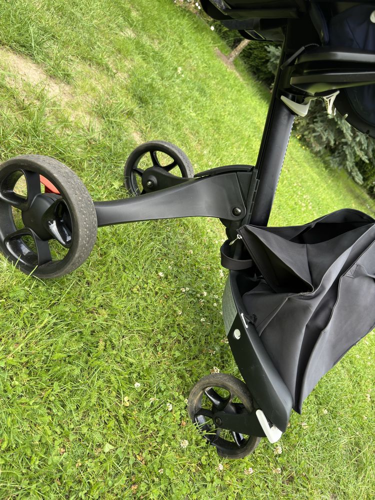 Stokke v6 2w1 plus torba z przewijakiem i ubranko zimowe od Mia Jg