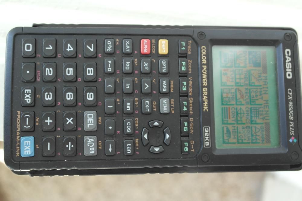 Máquina calculadora gráfica Casio CFX-9850GB Plus