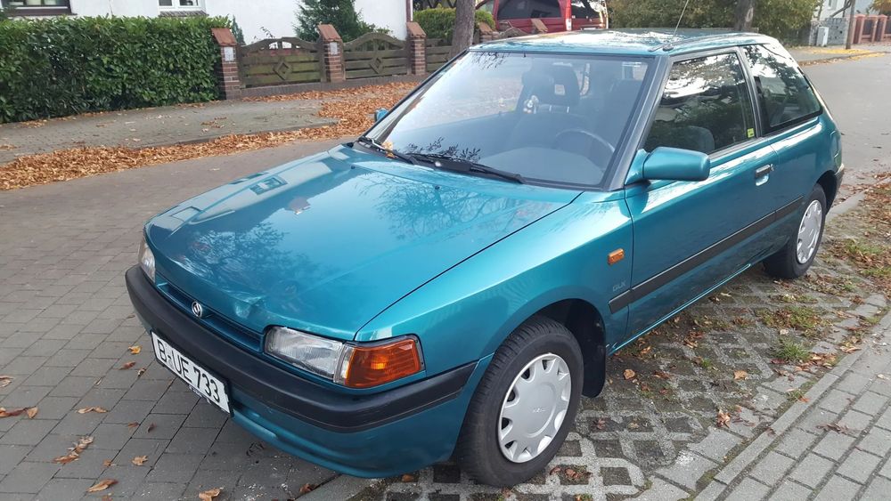 Mazda 323 Mazda 323 1,6 GLX 16V  przebieg 68 tys km  Sprowadzony ,Zarejestrowany