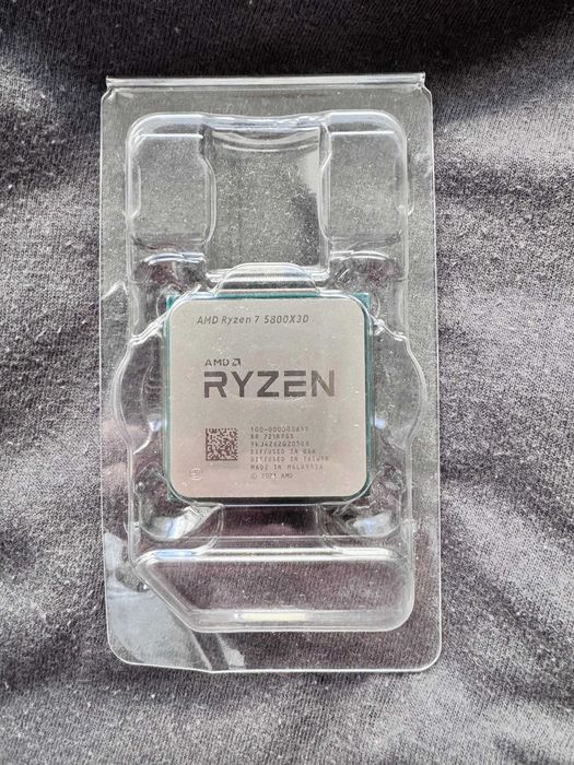 AMD Ryzen 7 5800X3D у чудовому стані, працював акуратно
