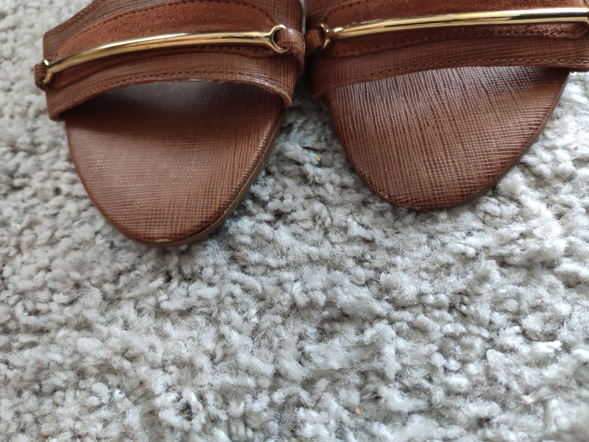 Brązowe skórzane sandały na obcasie Nine West 36
