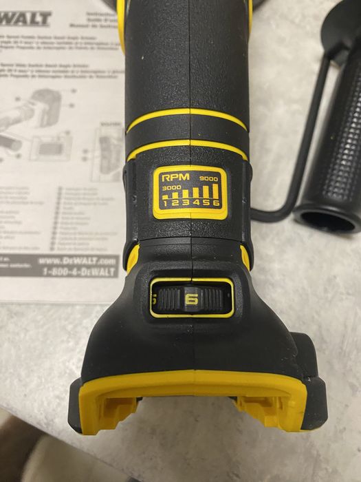 DeWALT DCG411VS КШМ З РЕГУЛЮВАННЯМ обертів 1640W Made in Mexico