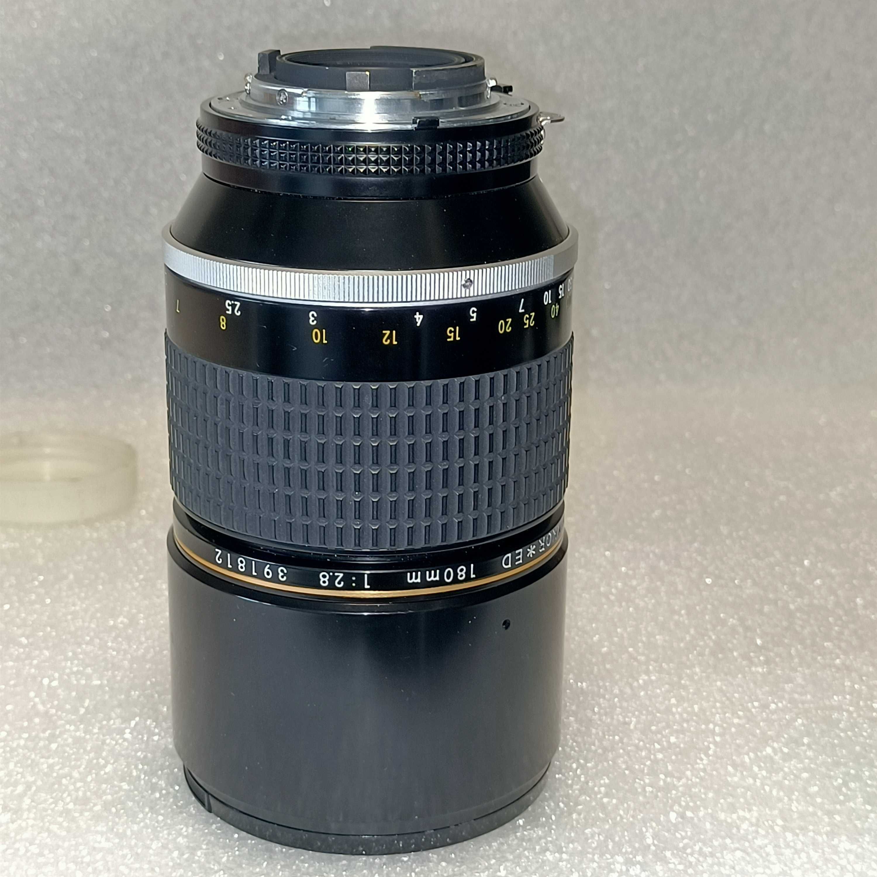 Vendo teleobjetiva fixa da Nikon 180mm/2,8