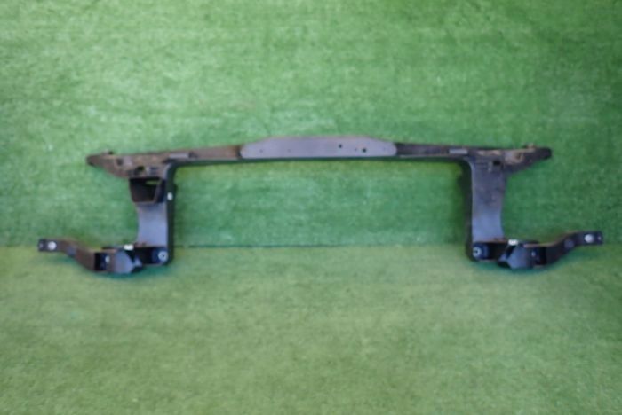 MERCEDES VITO 447 W447 14- pas przedni przód