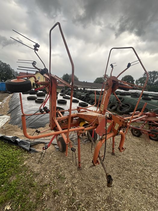 Kverneland TA744 przetrząsacz