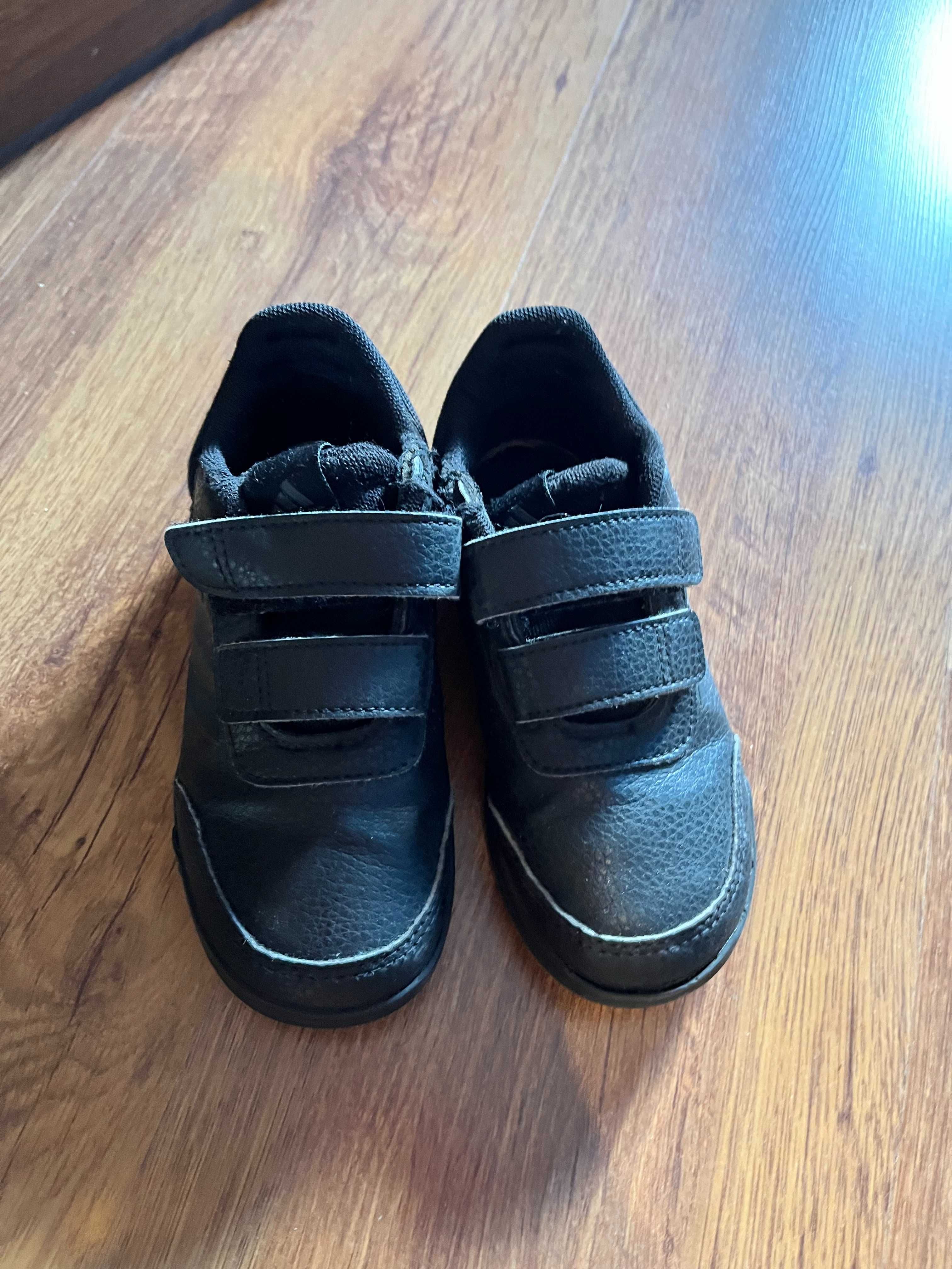 Adidas czarne buty 28