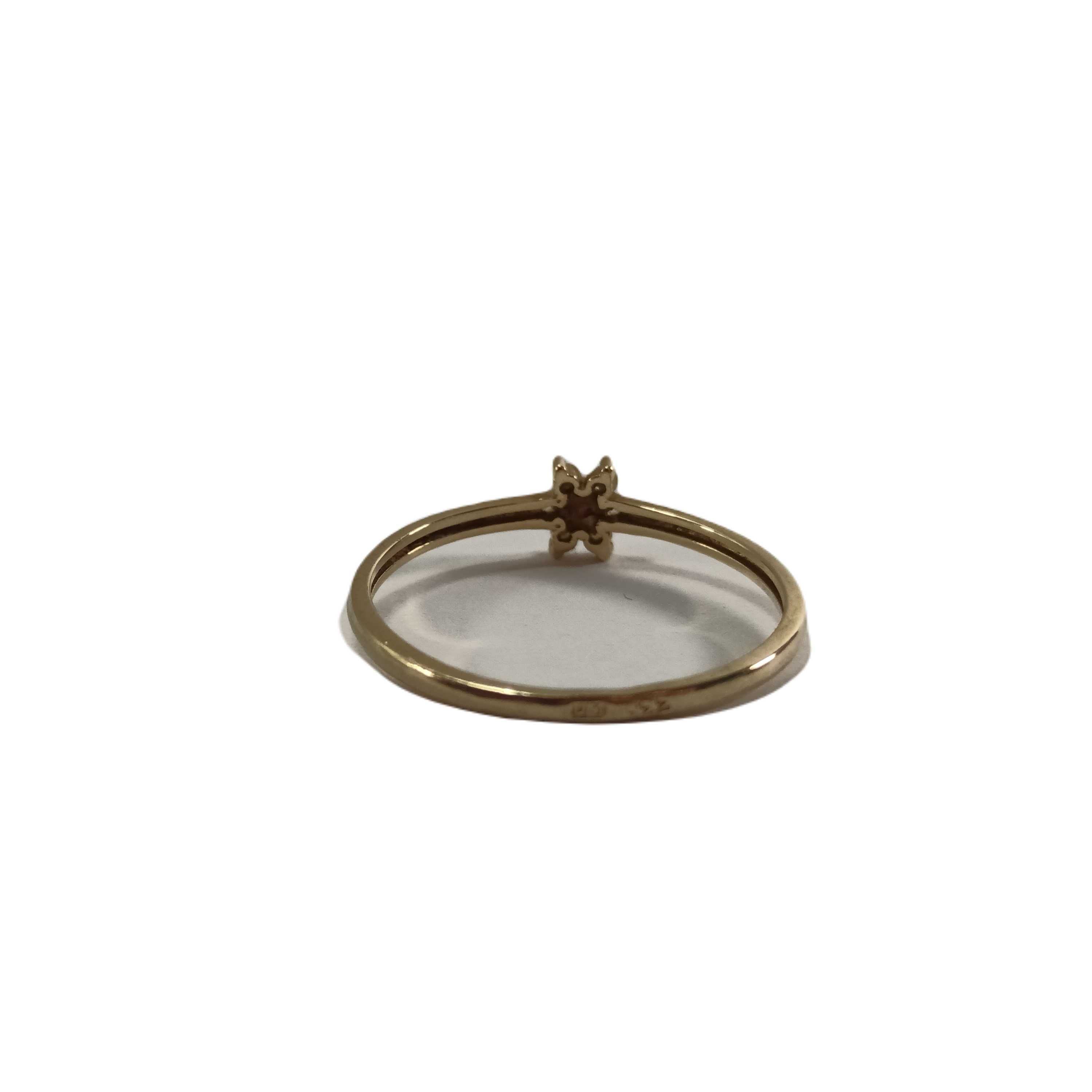 Piękny złoty pierścionek z cyrkoniami próba 333 rozmiar 10