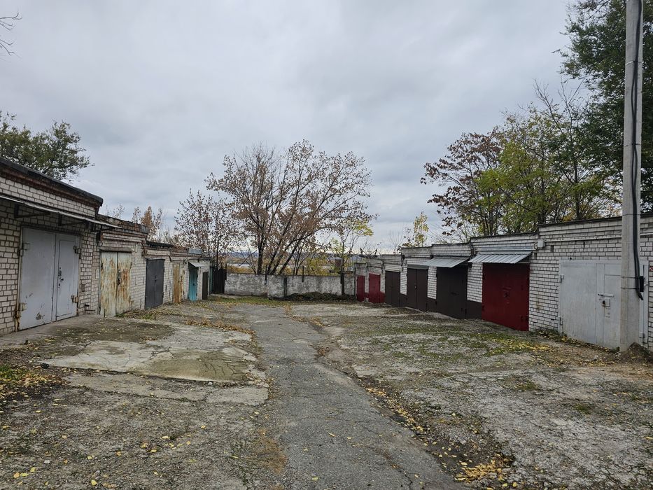 Продам 2х эт. гараж район парка Шевченко (гост.Рассвет)