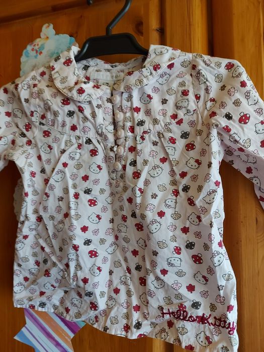 Sukienka dziewczęca CHELLO KITTY wiek 6/9/12 miesięcy firma H&M