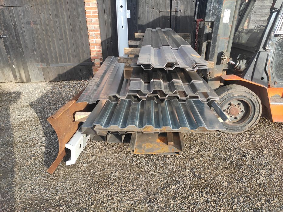 Blachy  burty nadstawki przyczepa rozrzutnik  zabudowa fasada Kontener