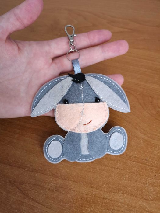 Breloczek-zawieszka Kłapouchy Handmade z filcu