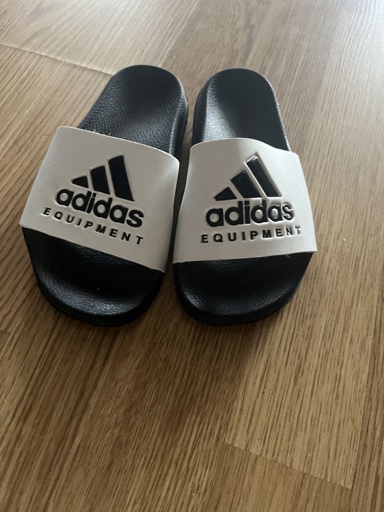 Klapki adidas rizmiar 31