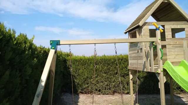 Parque Casinha, Escorrega, Baloiço, Ponte suspensa, Parede de escalada