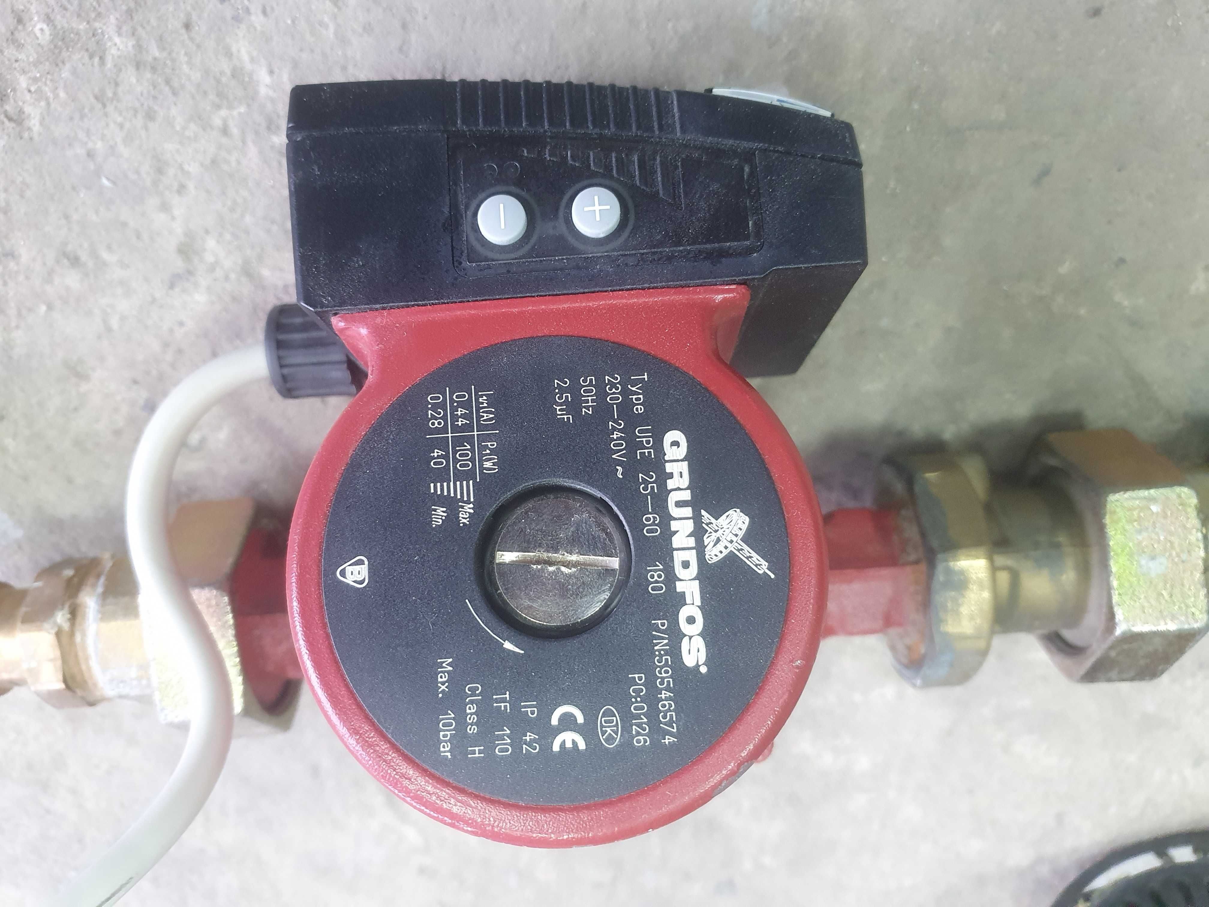 Циркуляційний насос GRUNDFOS UPE 25-60 180